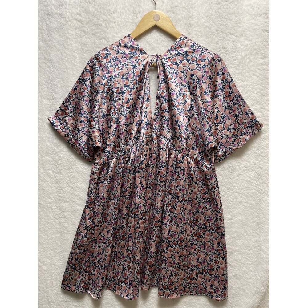 Lulus Floral Satin Mini Dress SZ XL Boho Short Sleeve Pleated V Neck Lightweight - Picture 6 of 9